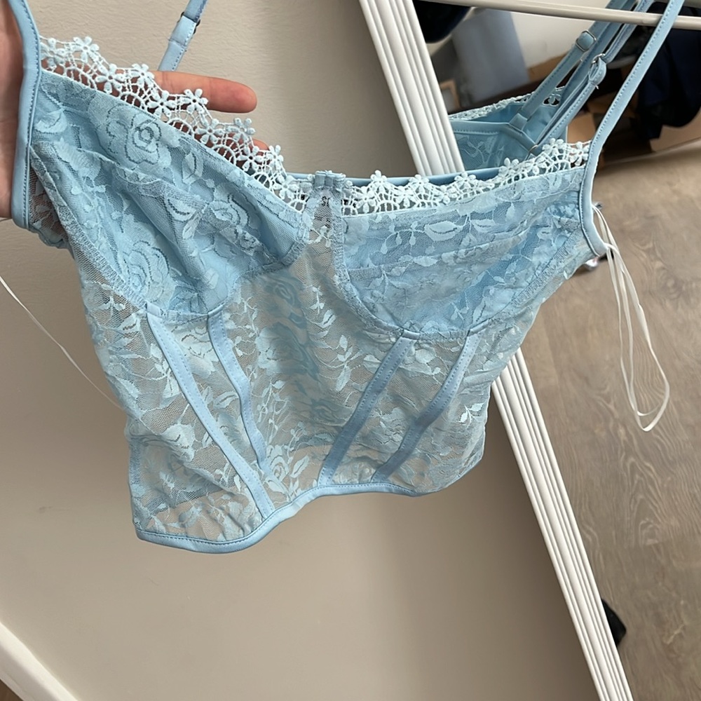 Thatsofetch women’s blue crop top